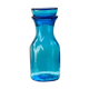 La carafe bleu en verre