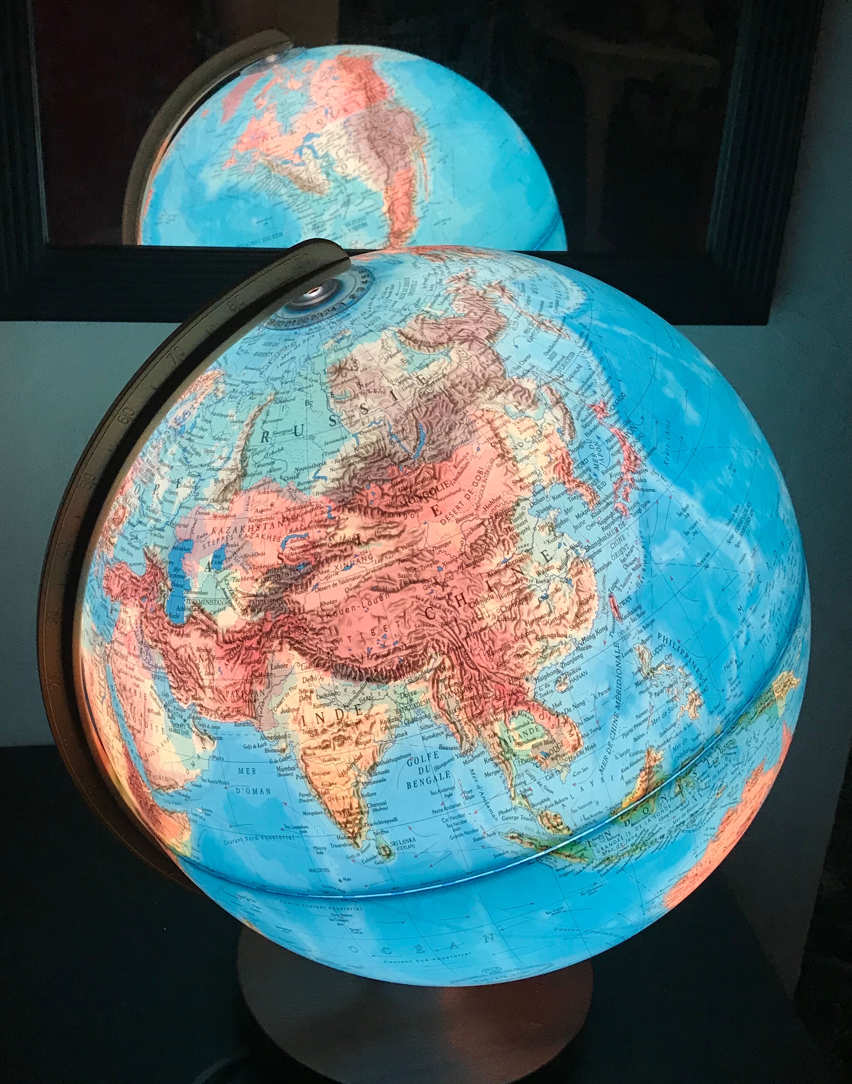 Vintage vintage Earth Globe Columbus