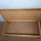 Coffre à jouets, banc en bois et rotin, années 60