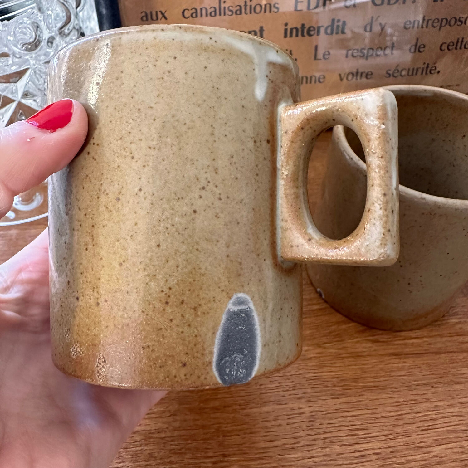 Set of 2 stoneware mugs