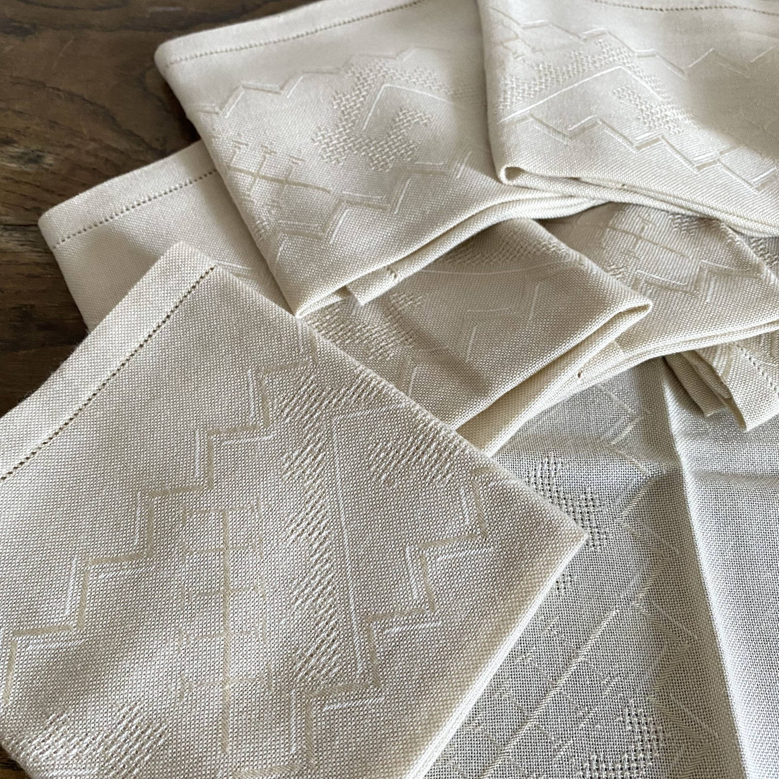 Serviettes de table vintage neuves