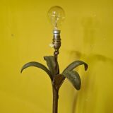 Ancien lampadaire fleuri français, du milieu des années 1900.