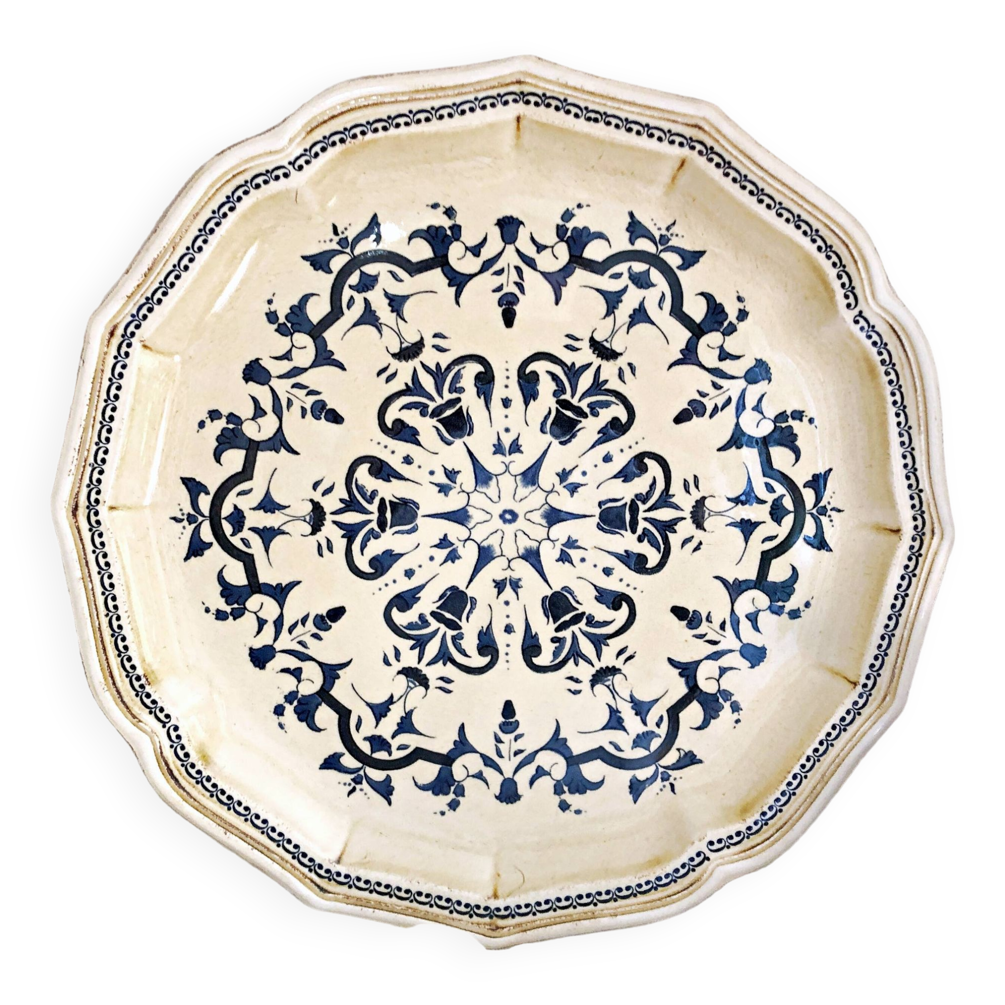 Decorative plate from Salins France decor Heugue 25.5 cm