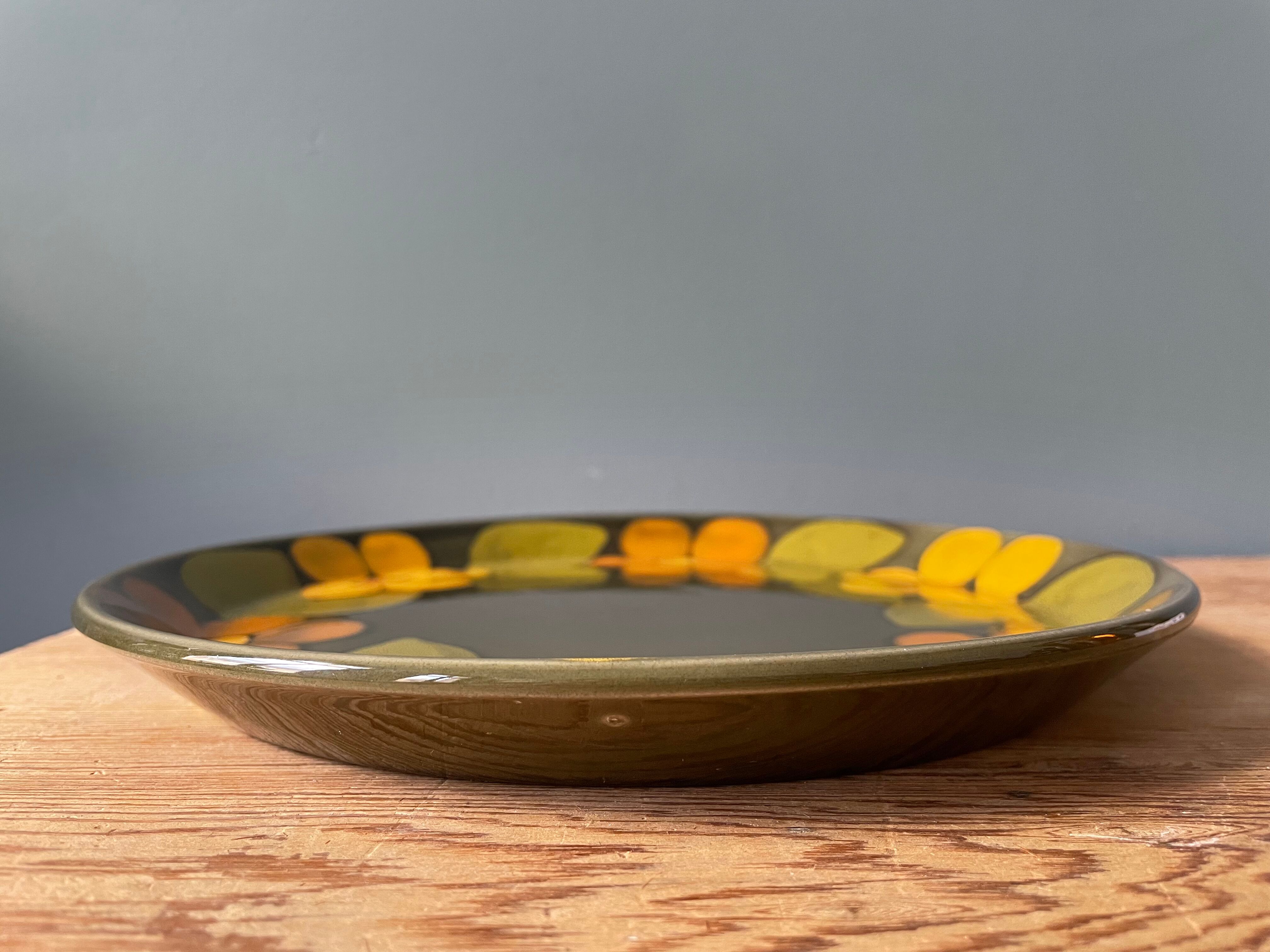 Set of 14 vintage flat plates MBFA Pornic, model "Candice"