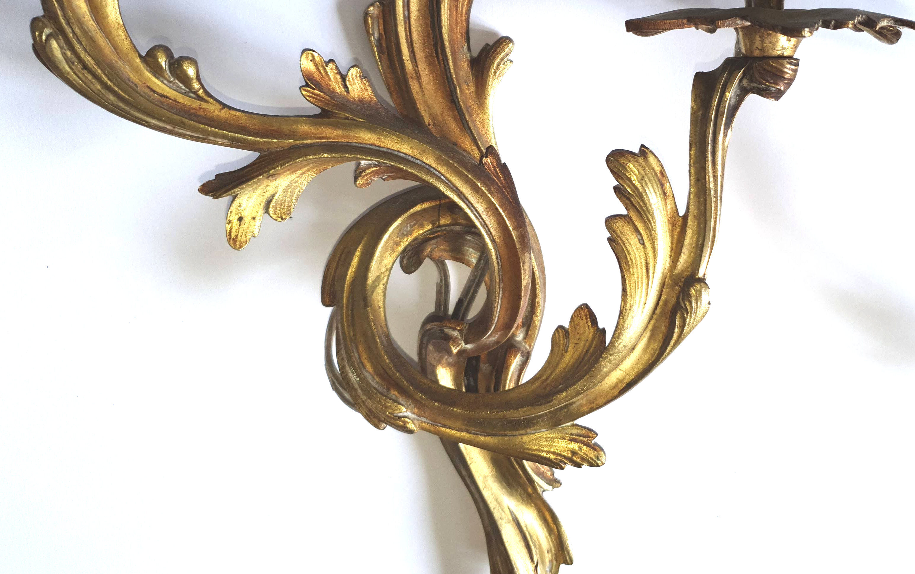 Duo of gilded bronze wall lamps