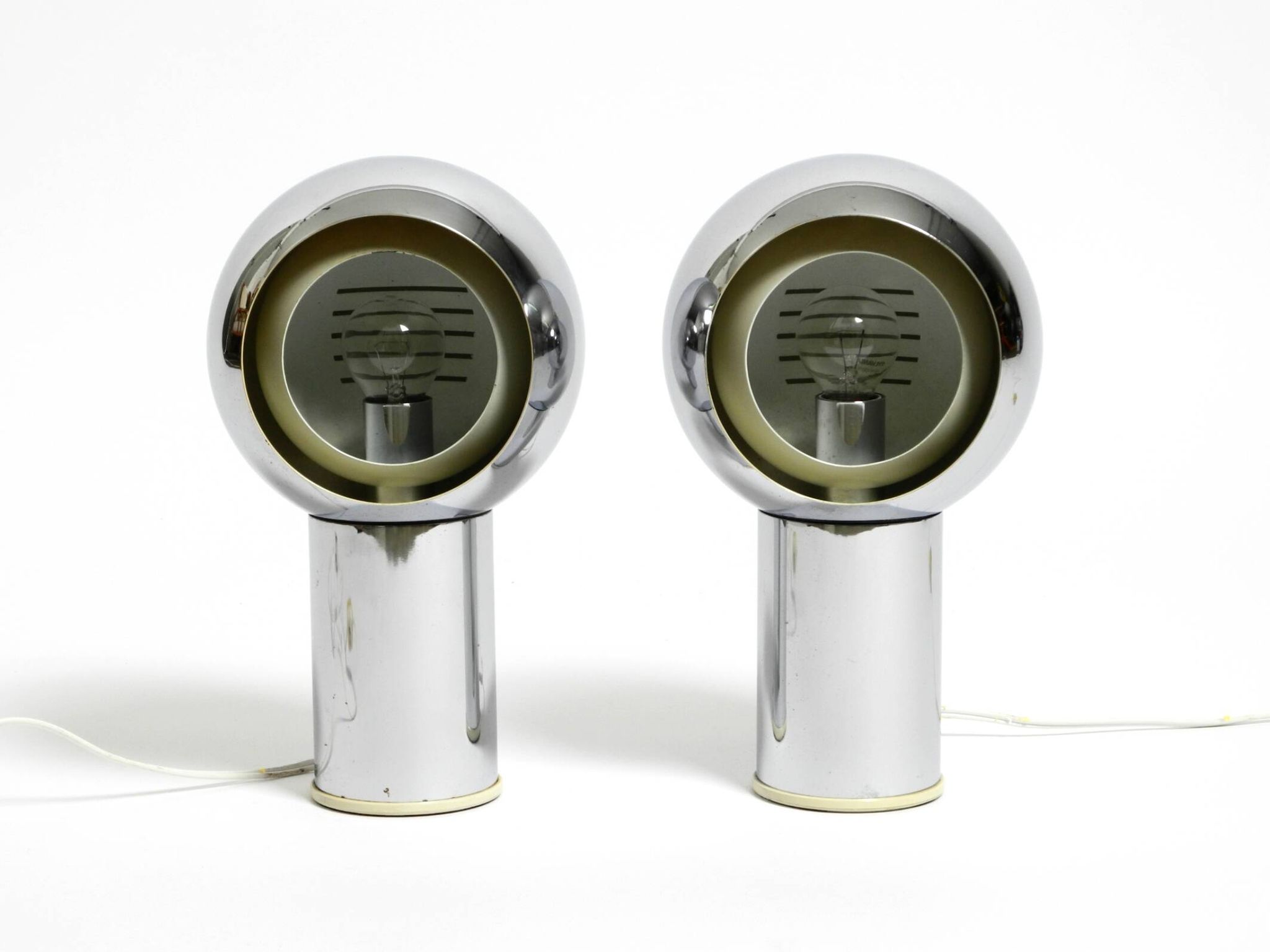 Pair of large Mid Century Space Age chrome table lamps - Made in Italy