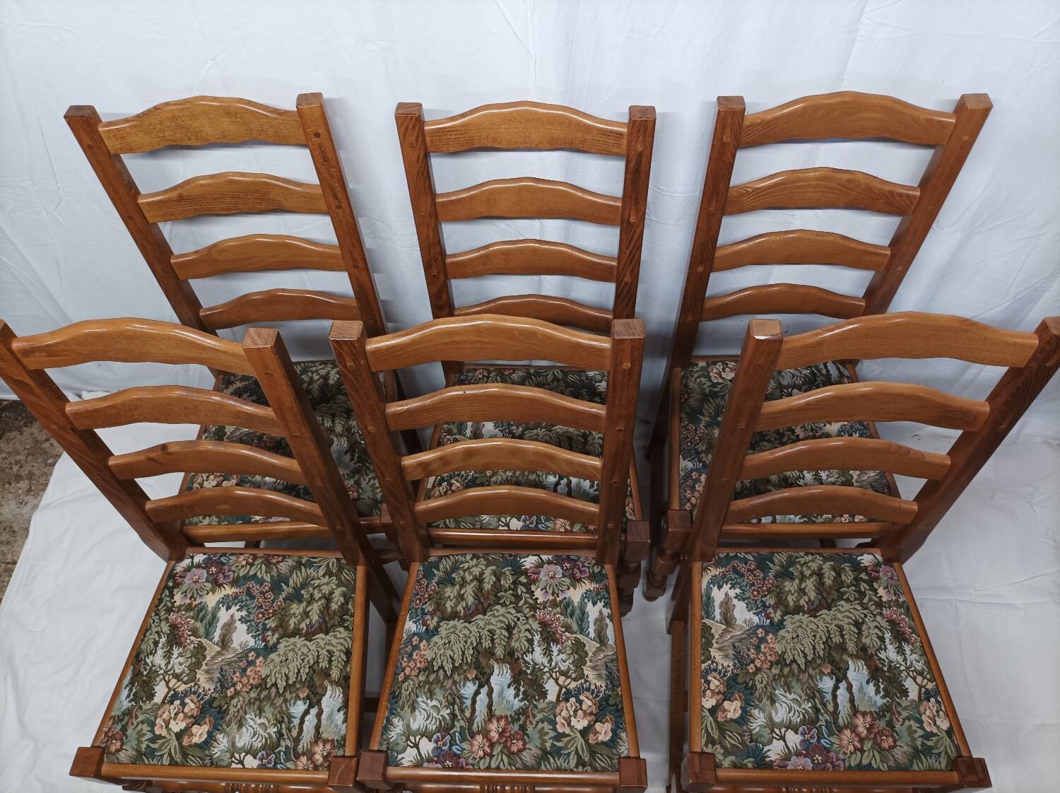 Set of 6 Vintage Chairs