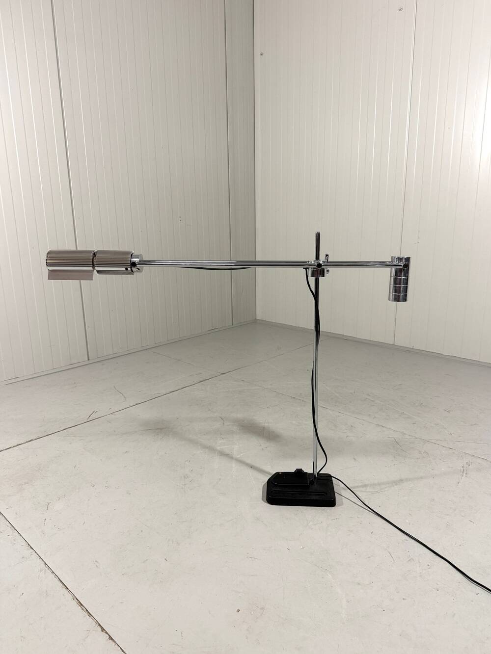 Viktor Frauenknecht Haloprofil desk lamp Swiss Lamps