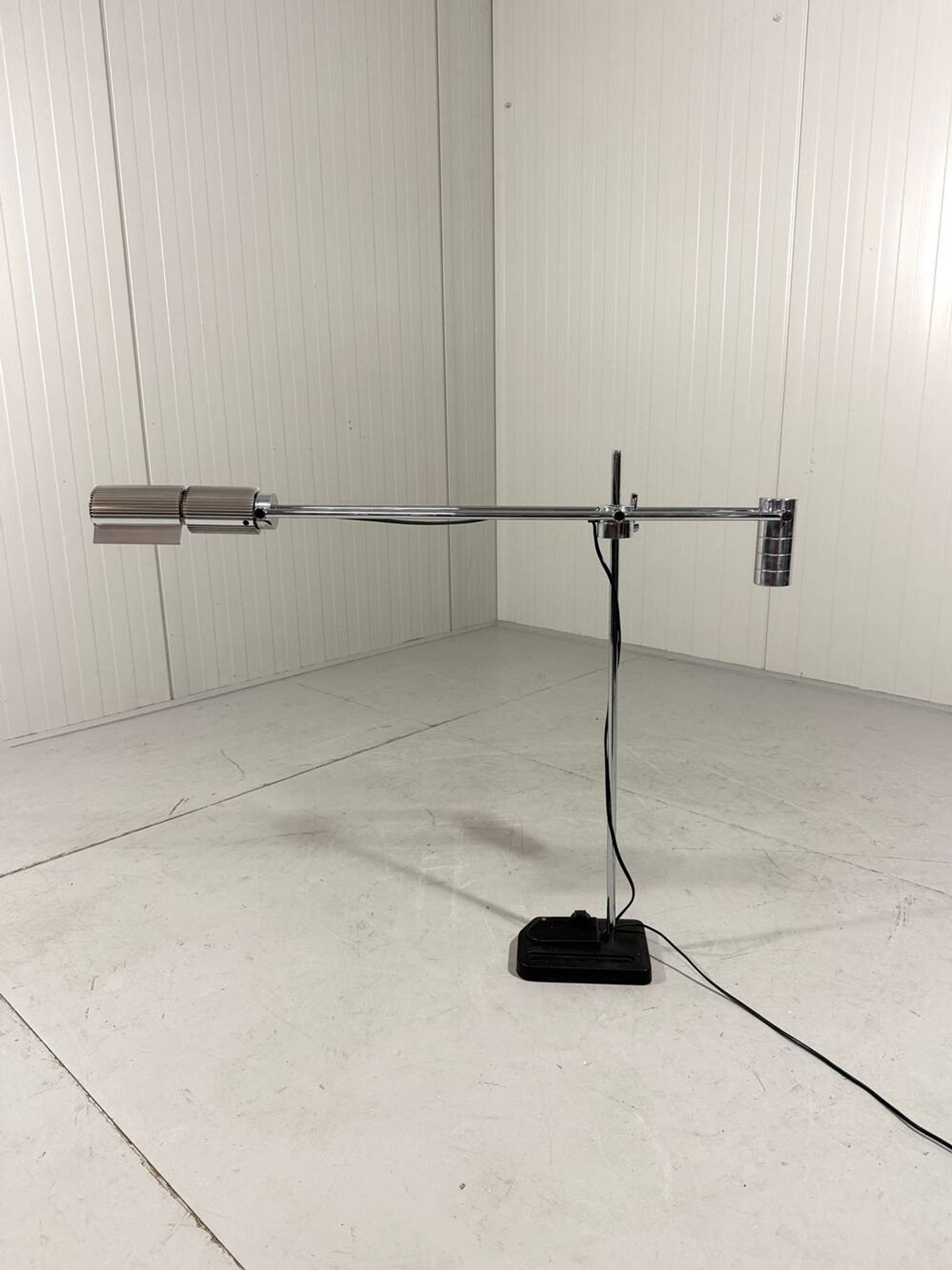 Viktor Frauenknecht Haloprofil desk lamp Swiss Lamps