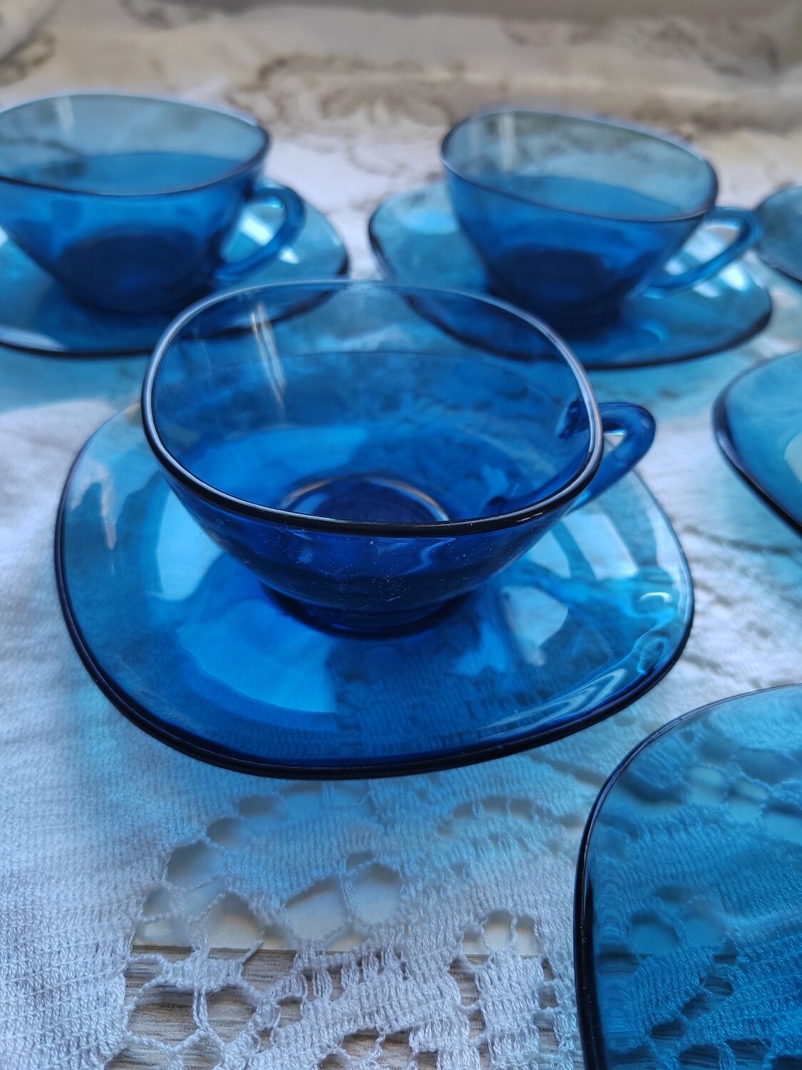 6 blue vereco cups and sub-cups
