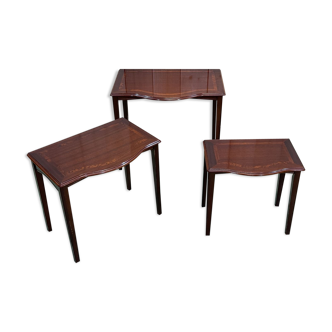 Suite of 3 English mahogany tables from the 60s