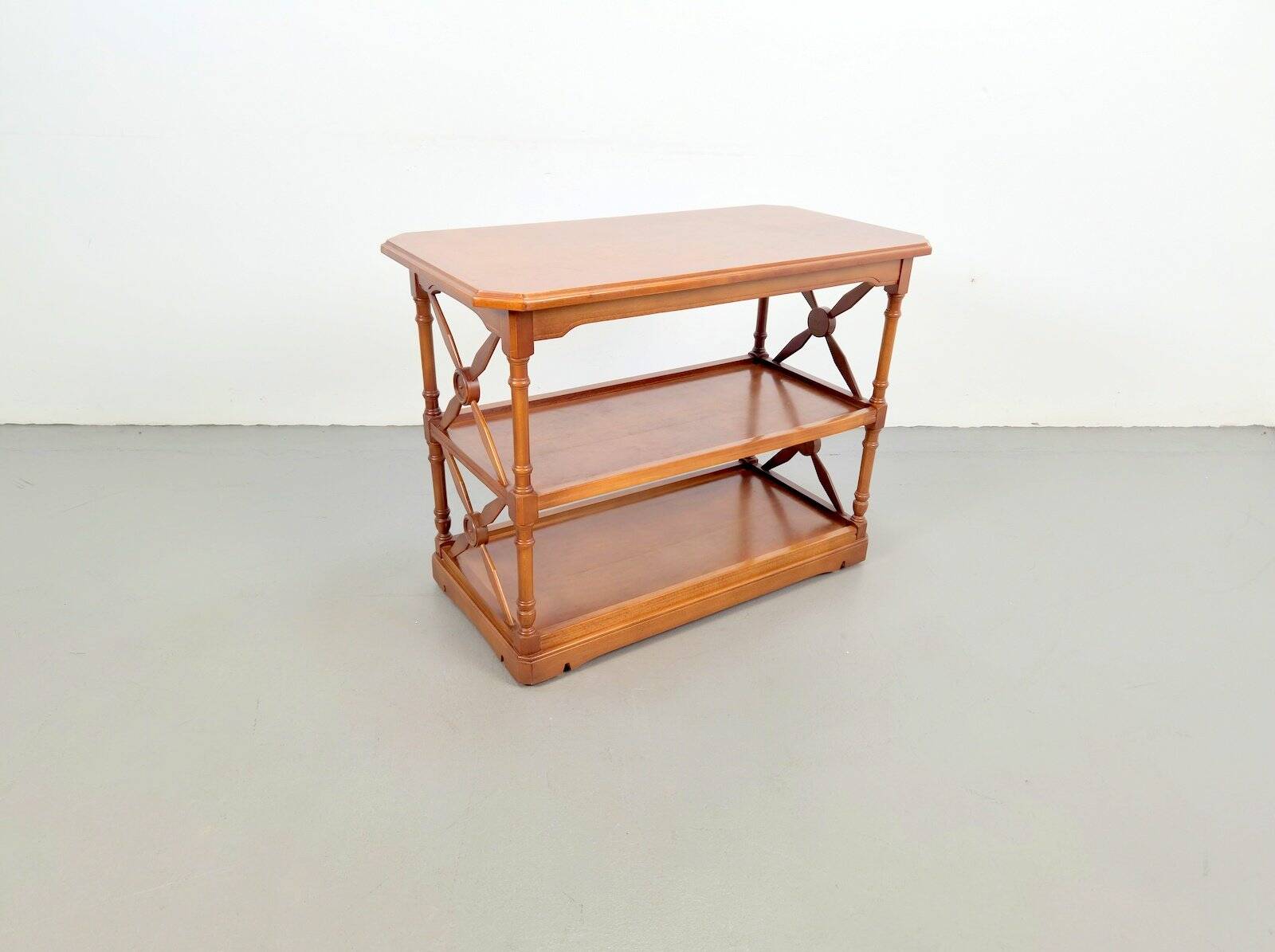 Victorian 3-Tier Bookshelf from López Morton, 1980