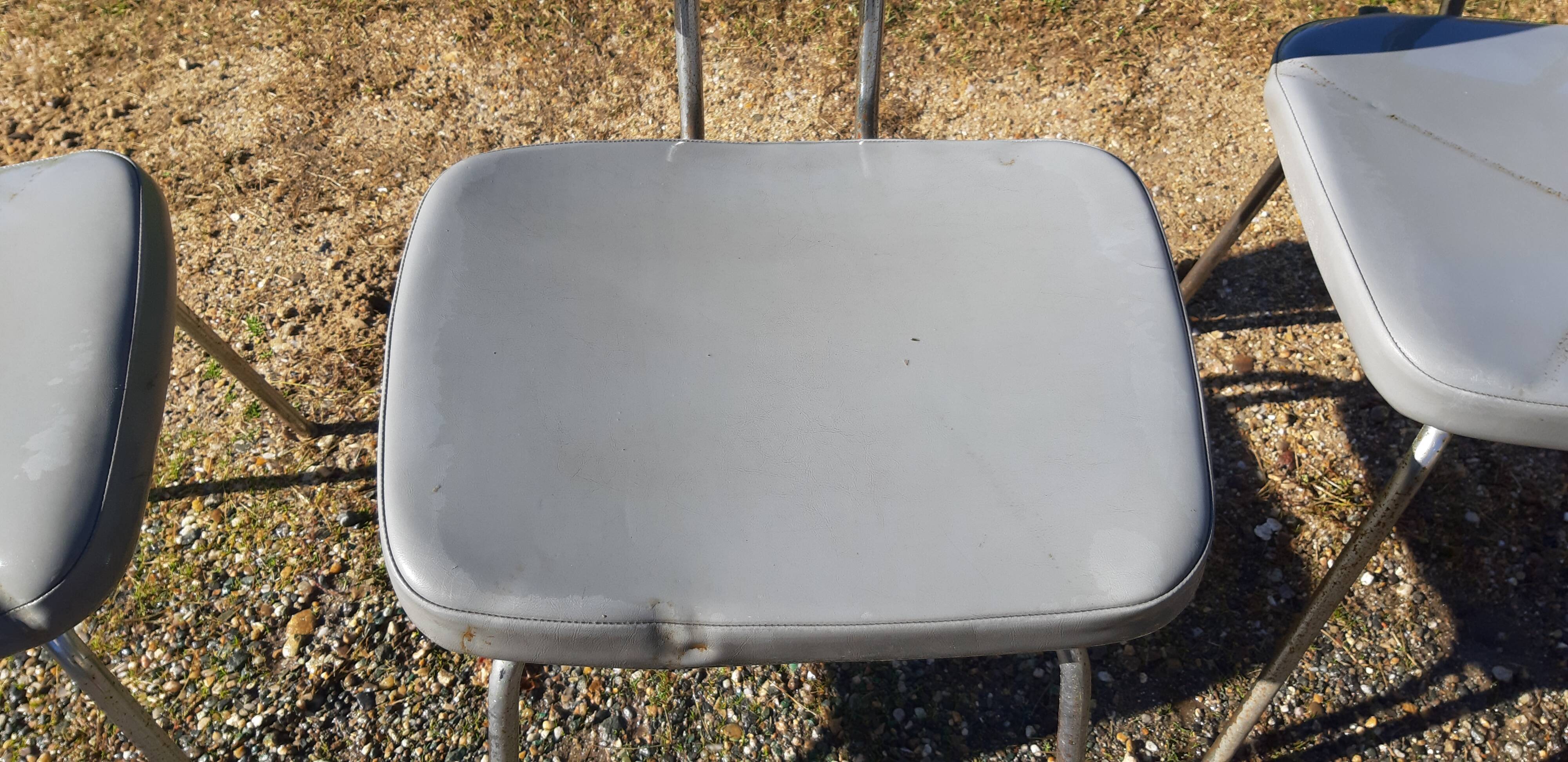 6 Pullman chairs