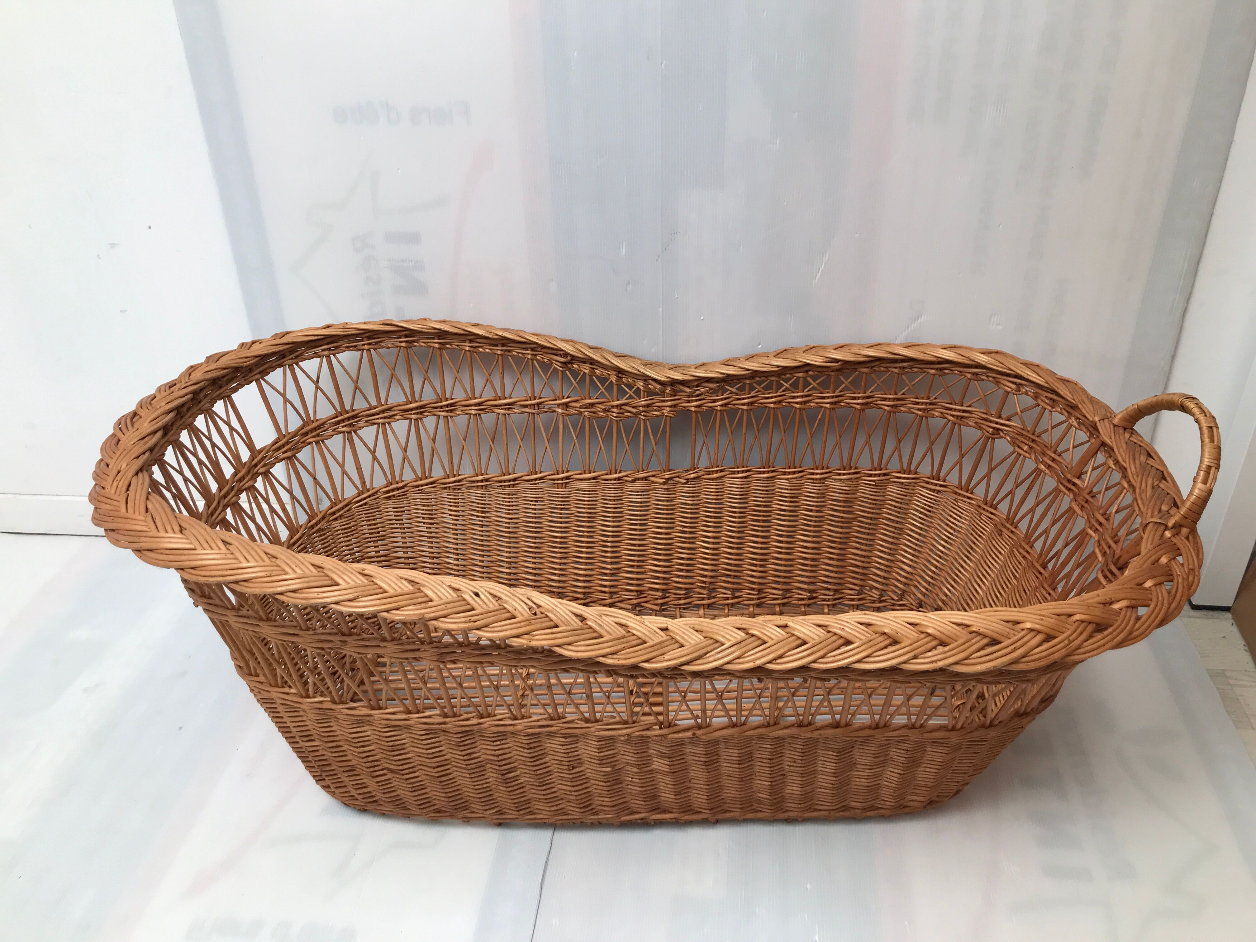 Vintage wicker cradle with 50-60s wheels