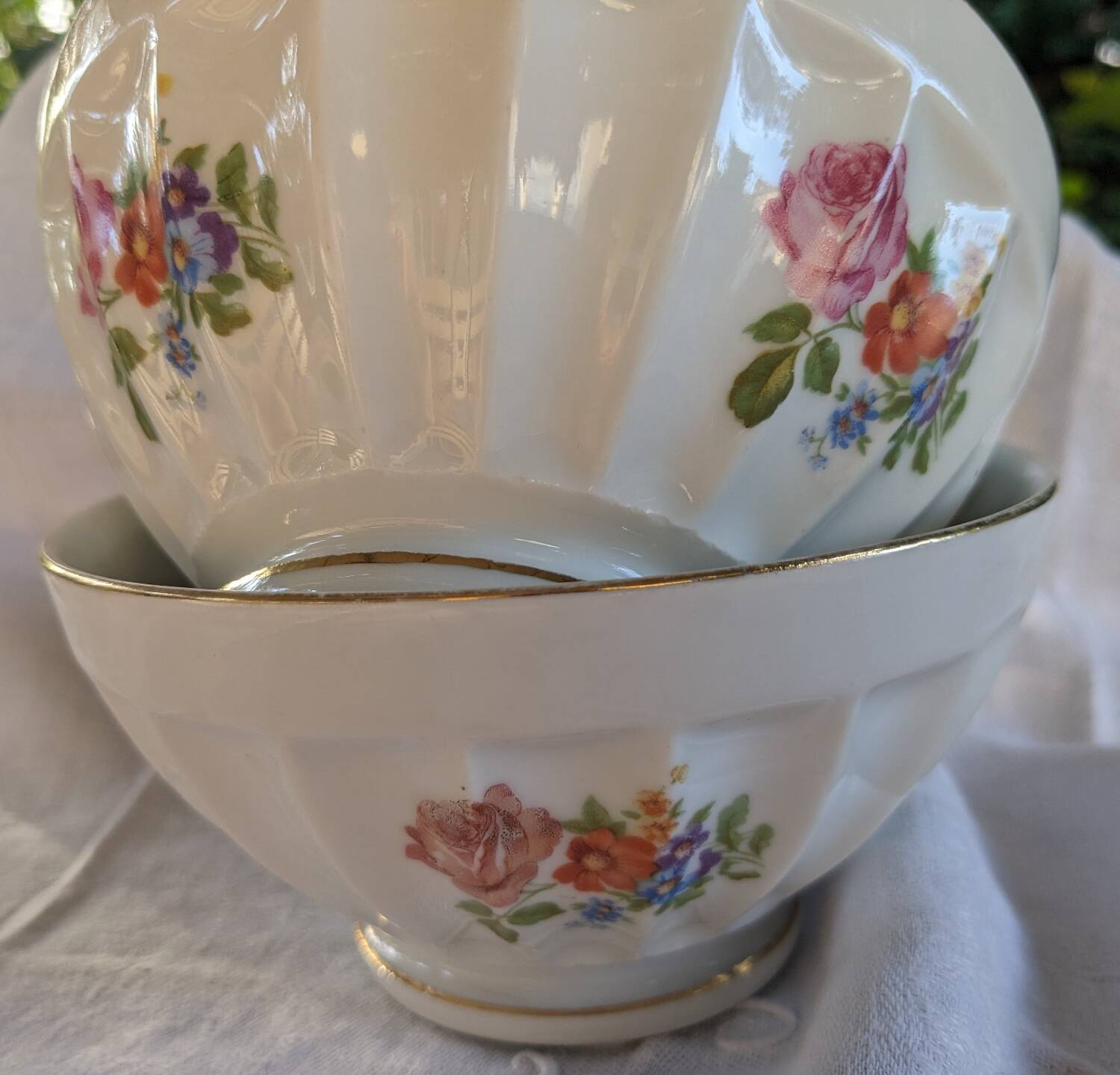 Faceted bowls