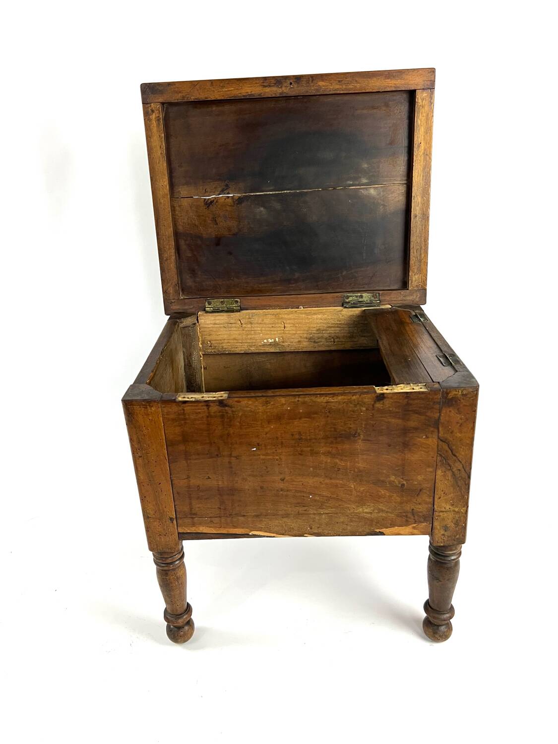 Wooden entrance trunk stool