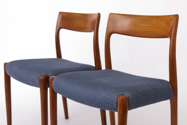 Paire de chaises de salle à manger en teck Niels Møller Modèle 77, danoise, milieu du siècle, années 1950.