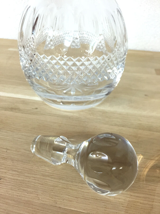 Carafe ancienne en cristal blanc