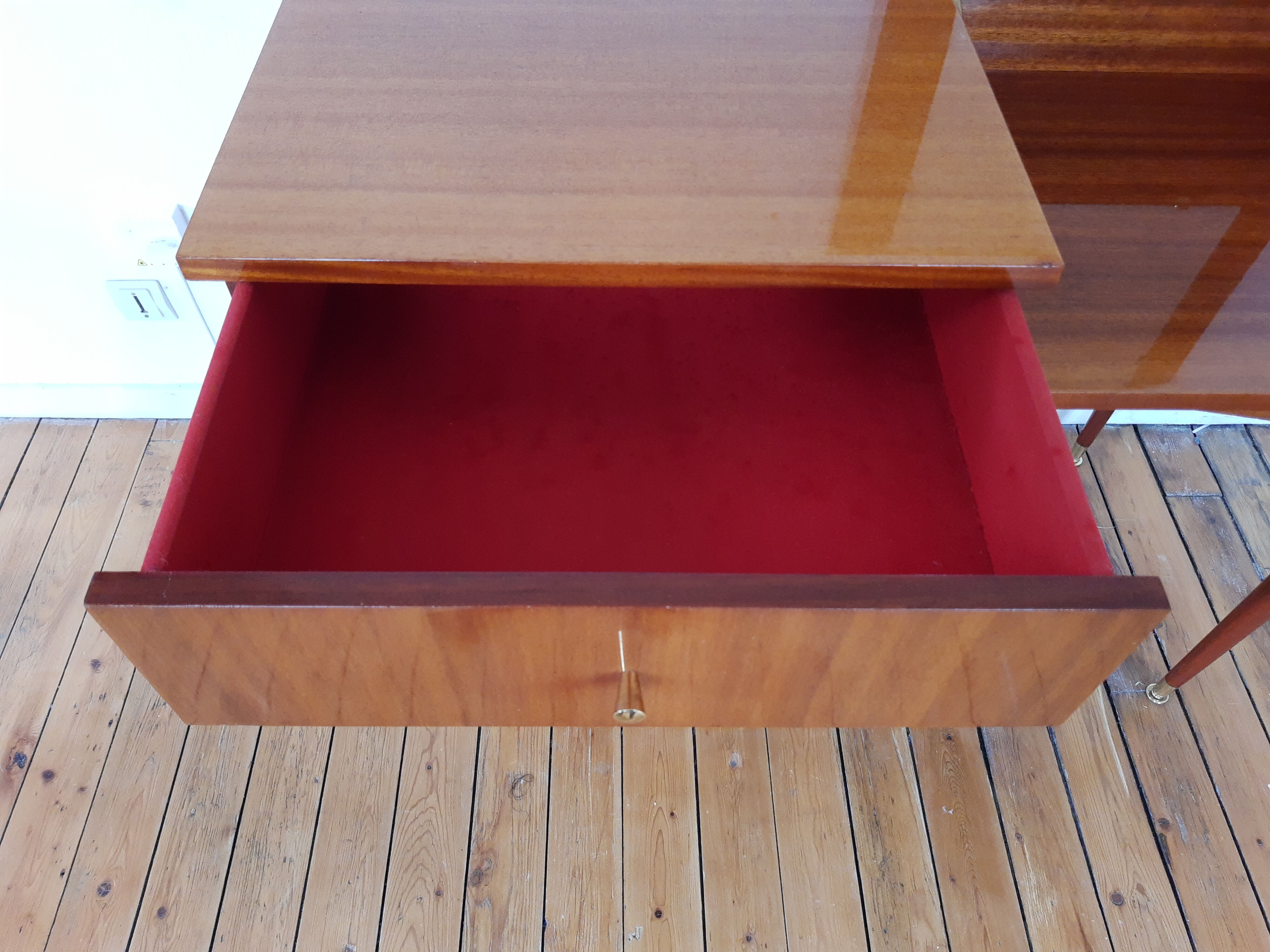 Teak vintage hairdresser