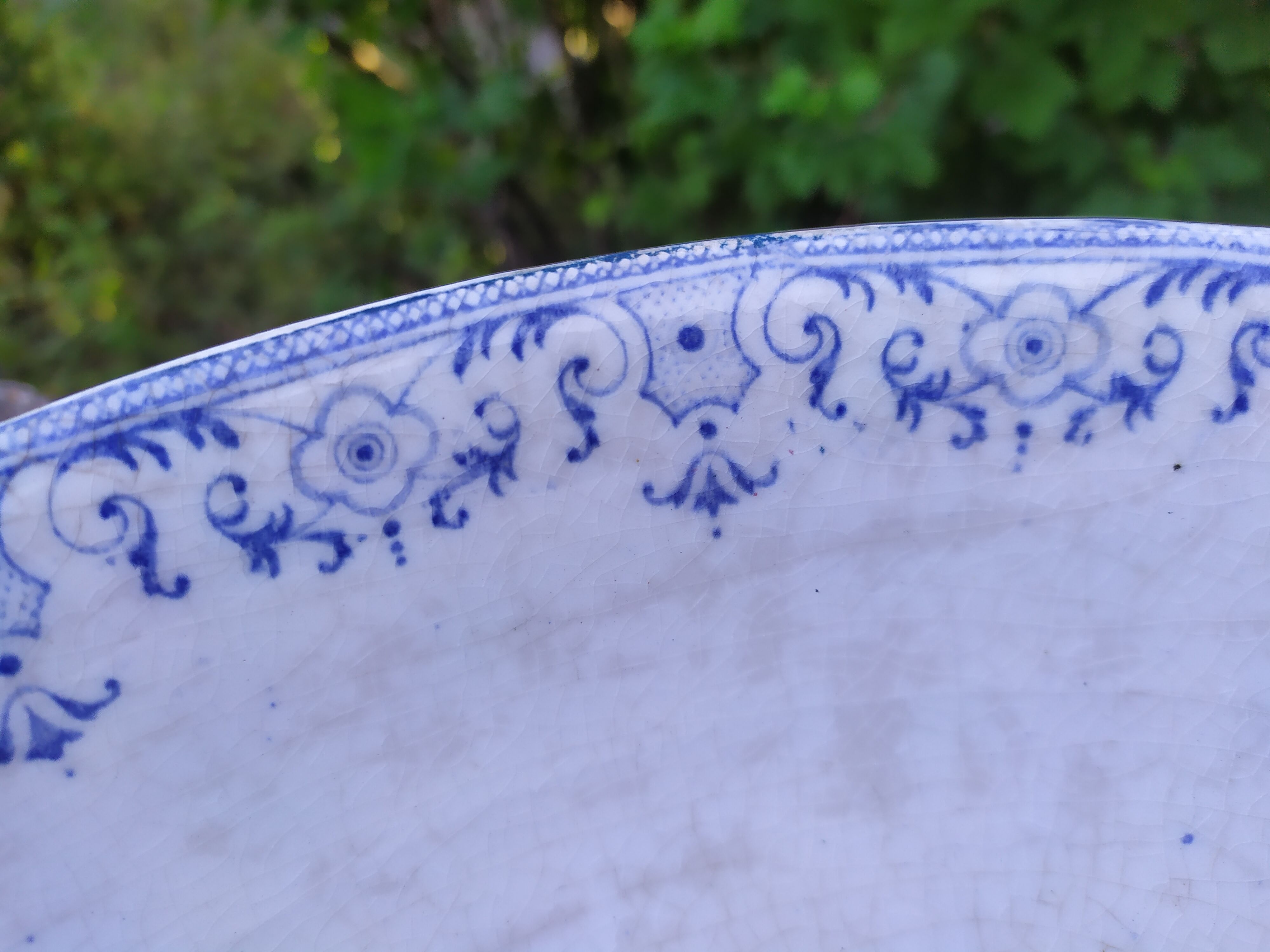 Iron earth salad bowl