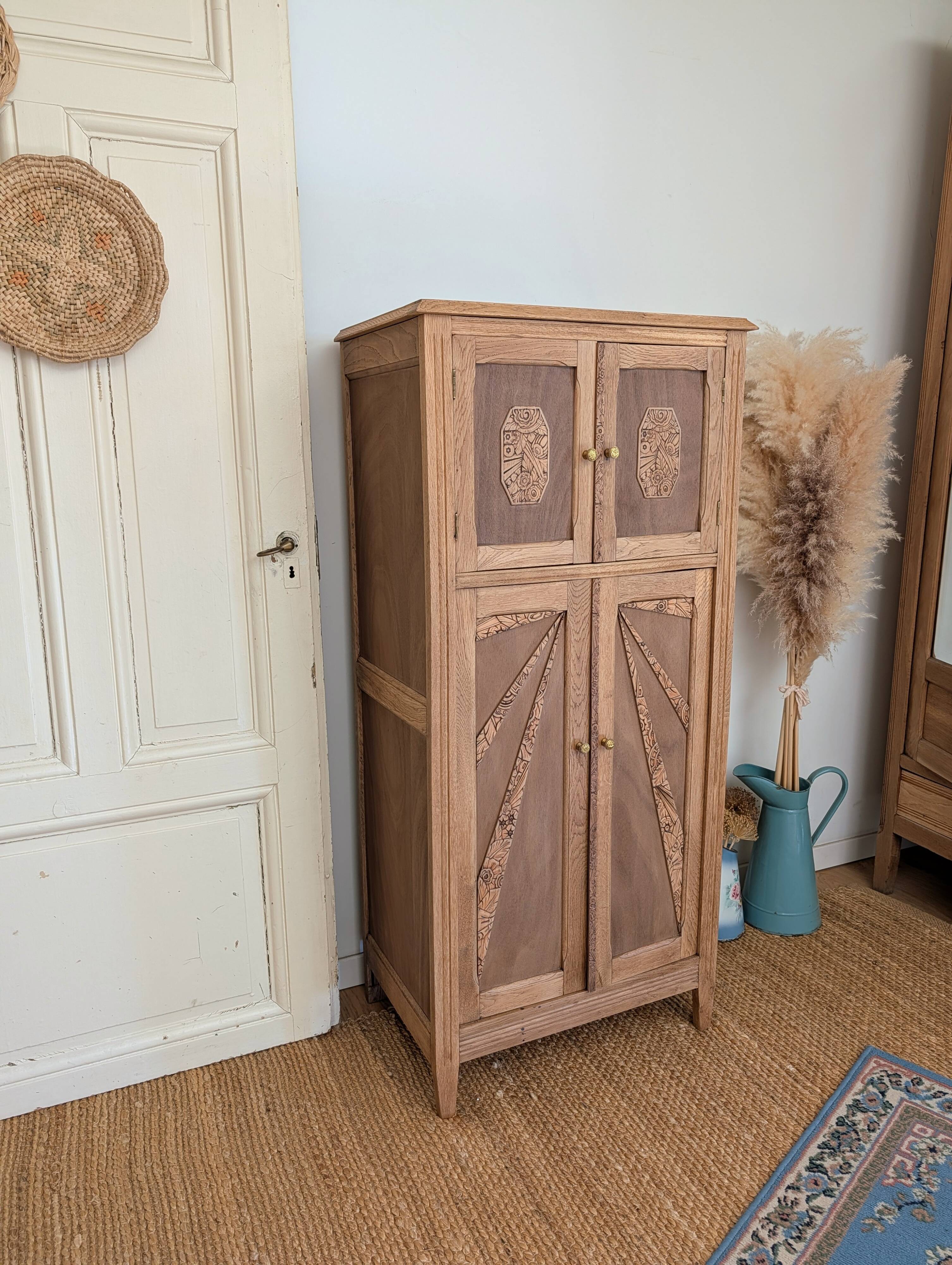 Armoire parisienne