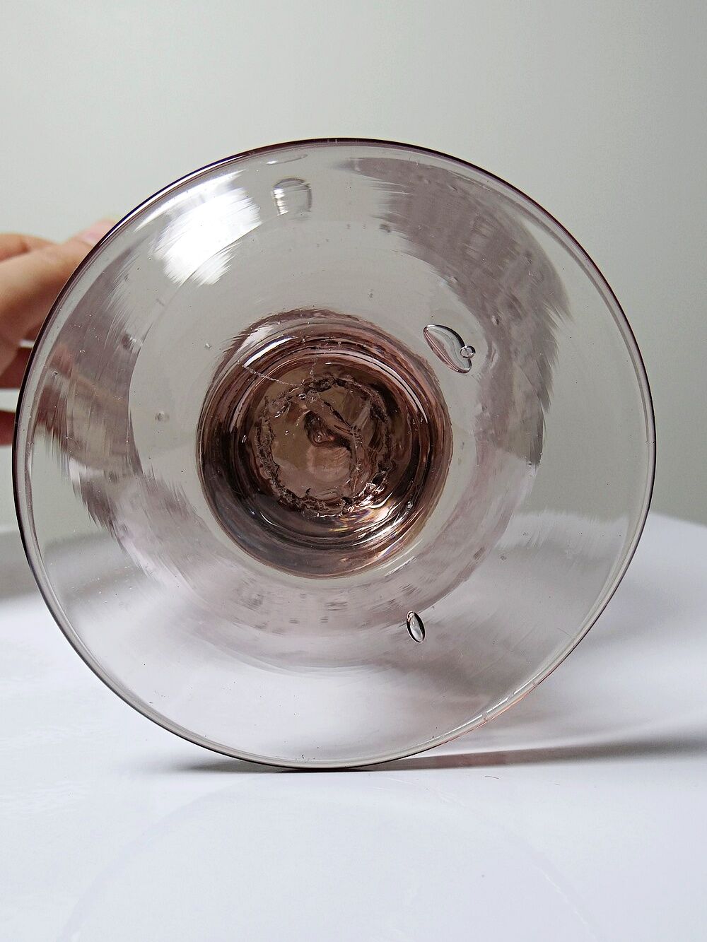 Vintage glass bubble photophore in pale amethyst, Biot style, 1970-1980.