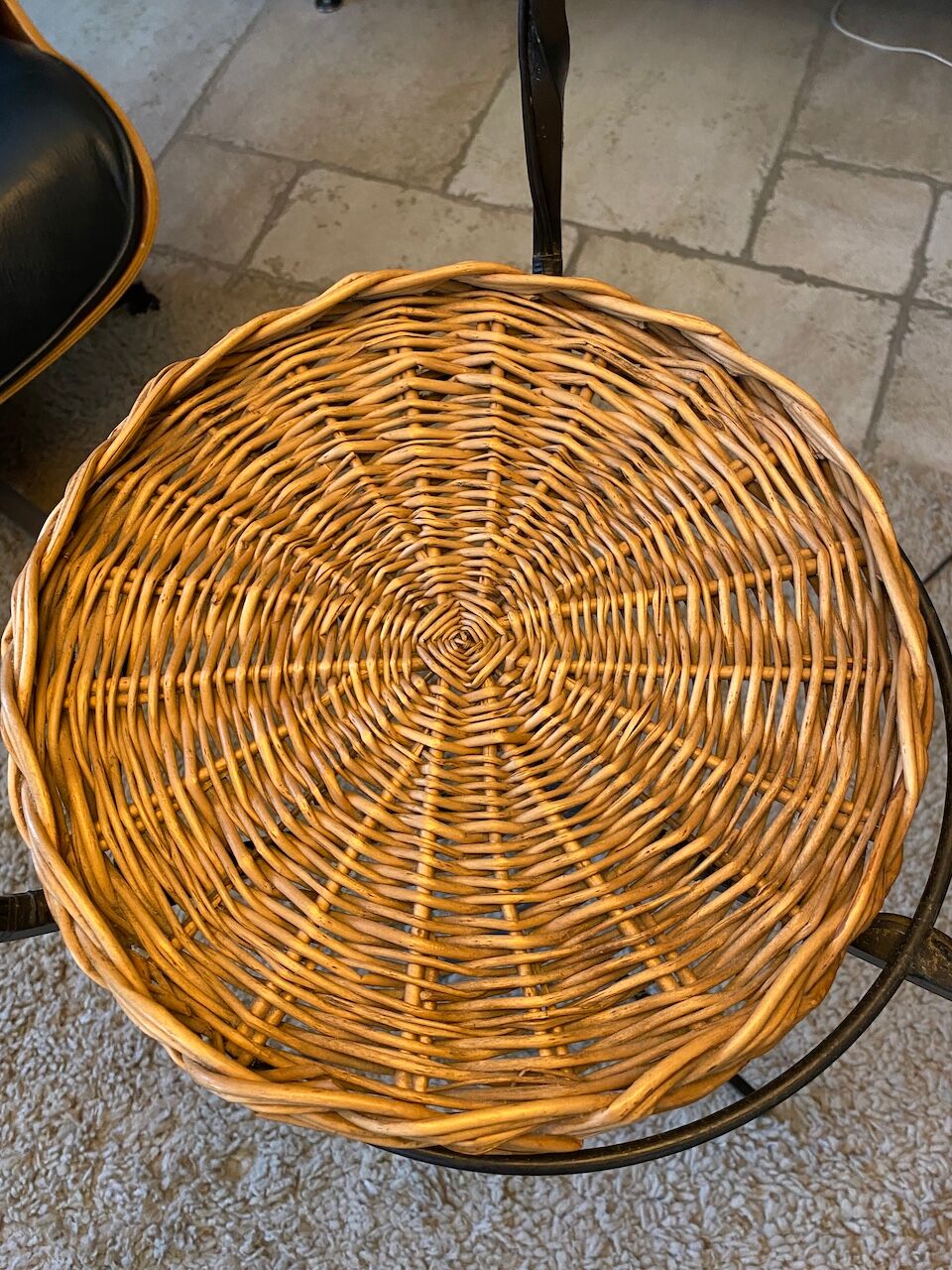 Living room lamp in metal and wicker, raffia lampshade 1950