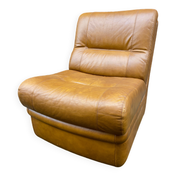 Fauteuil chauffeuse lounge cuir vintage 1970 beka club