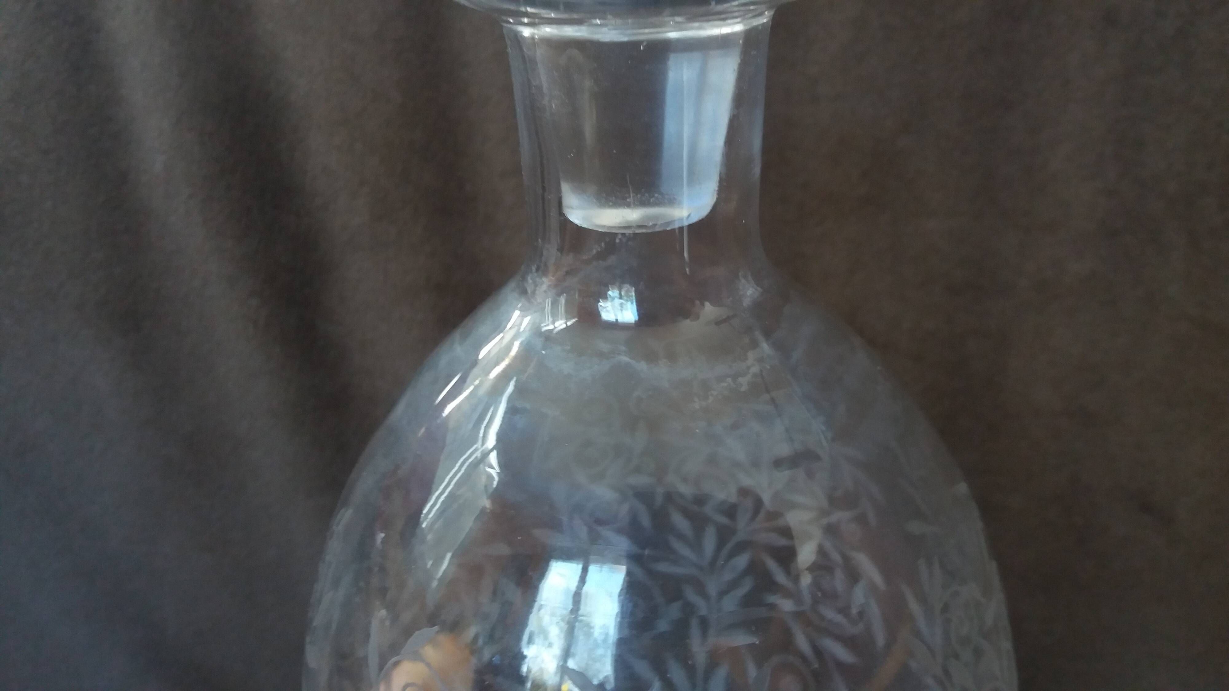 Carafe bottle with a stopper, engraved patterns, Baccarat, Golfe Juan