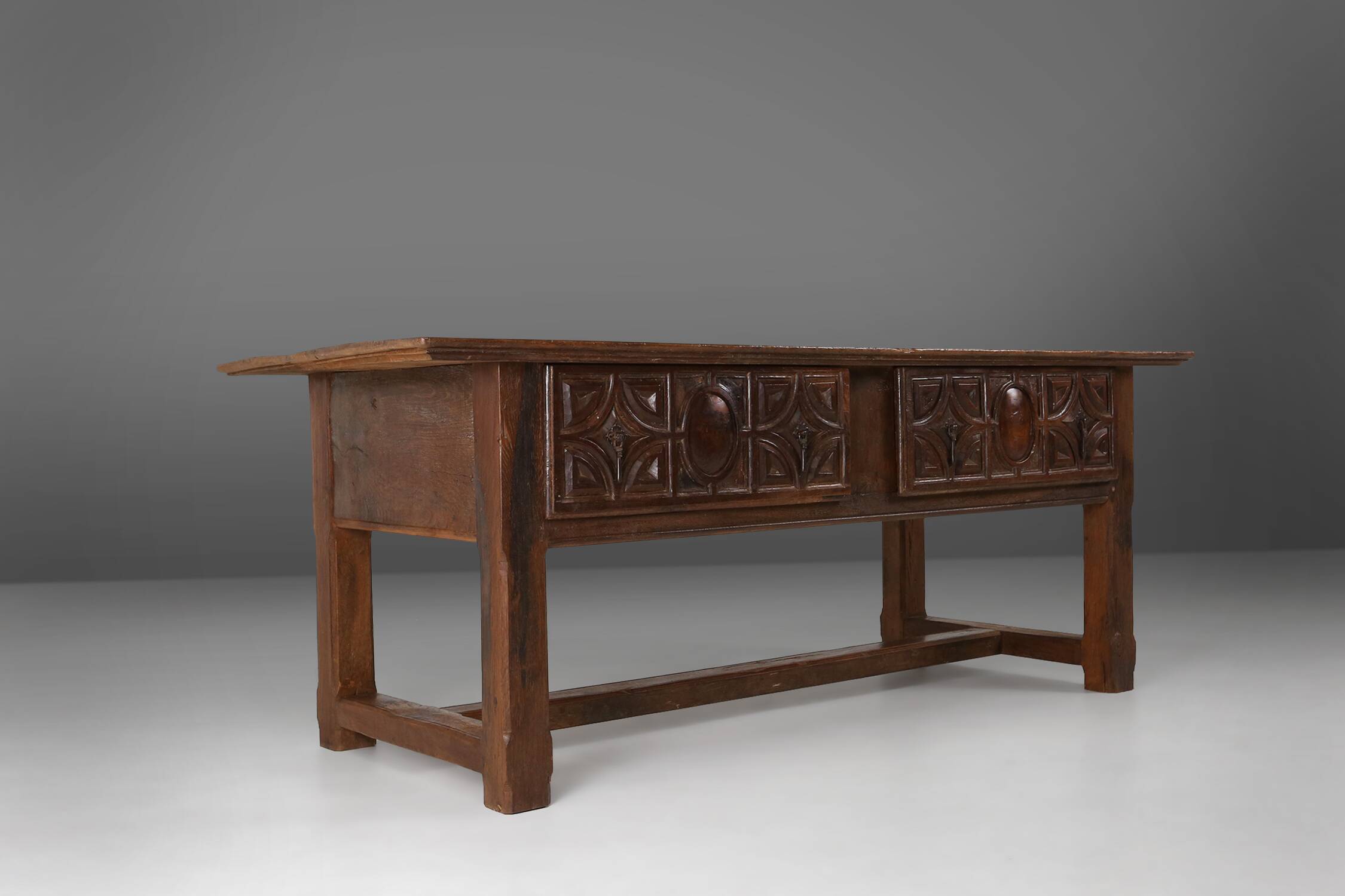 Antique Spanish console table in oak wood, with 2 large drawers from the 18th century.
