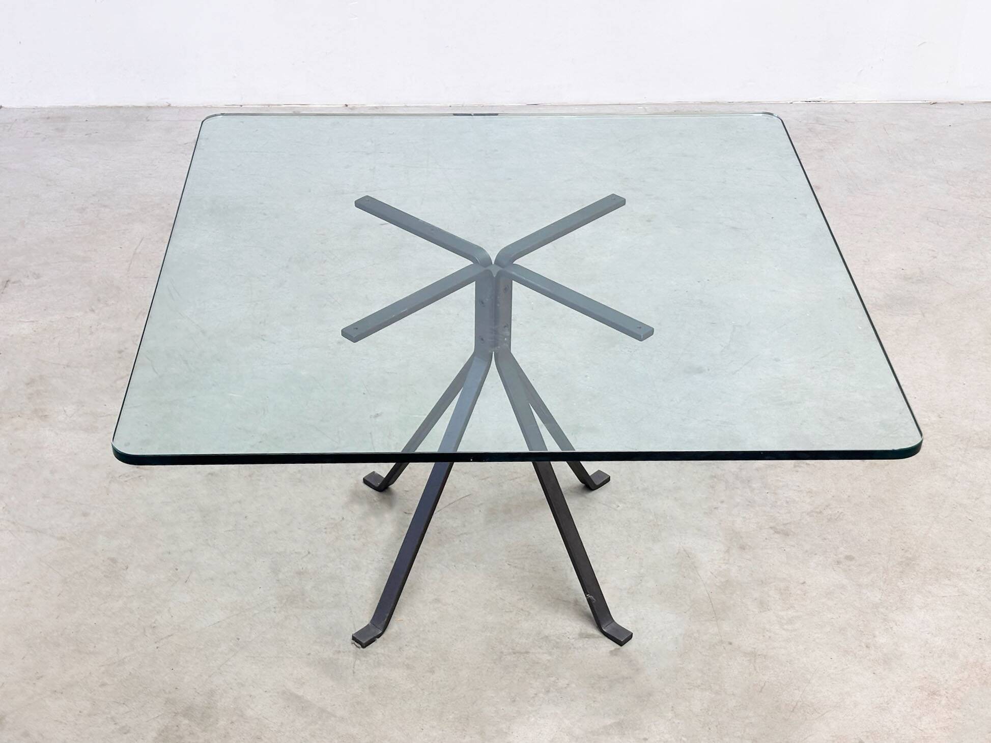 Table basse ou table d'appoint Cuginetto d'Enzo Mari pour Driade