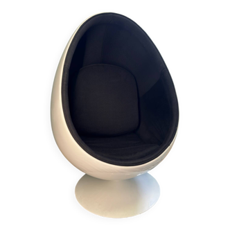Egg chair
