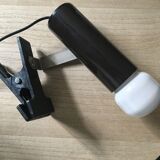 Pinced desk lamp