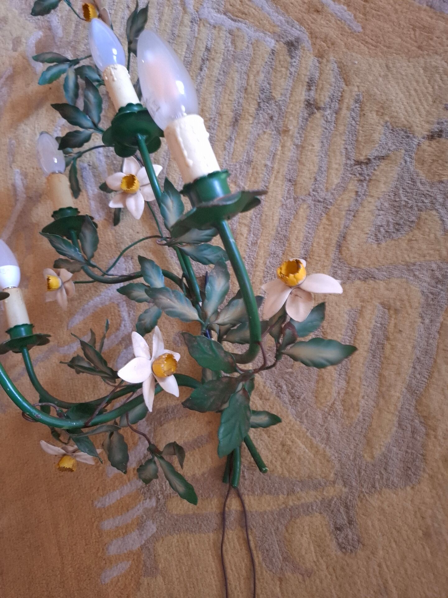 Applique decor de fleurs en métal