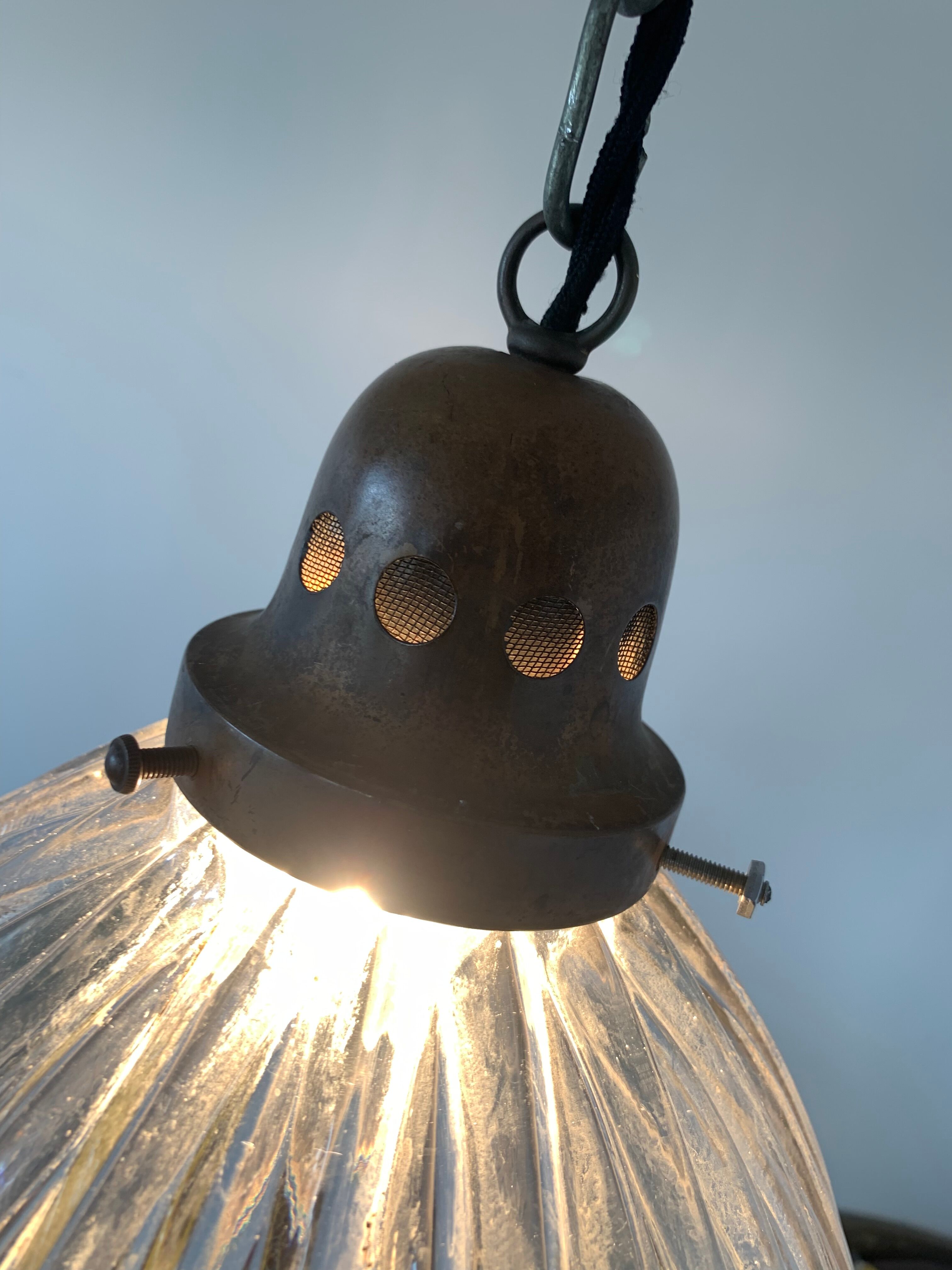 Suspension holophane ancienne