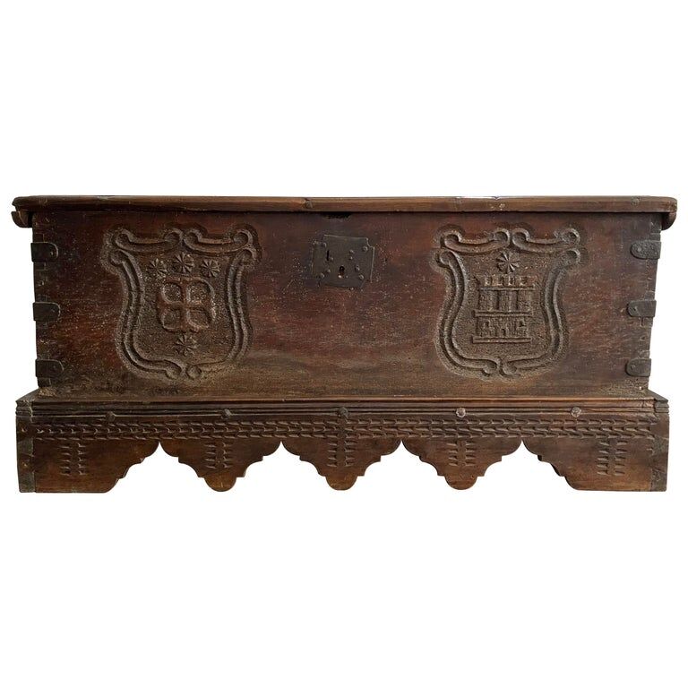 Wedding chest, coat of arms motifs, circa 1600