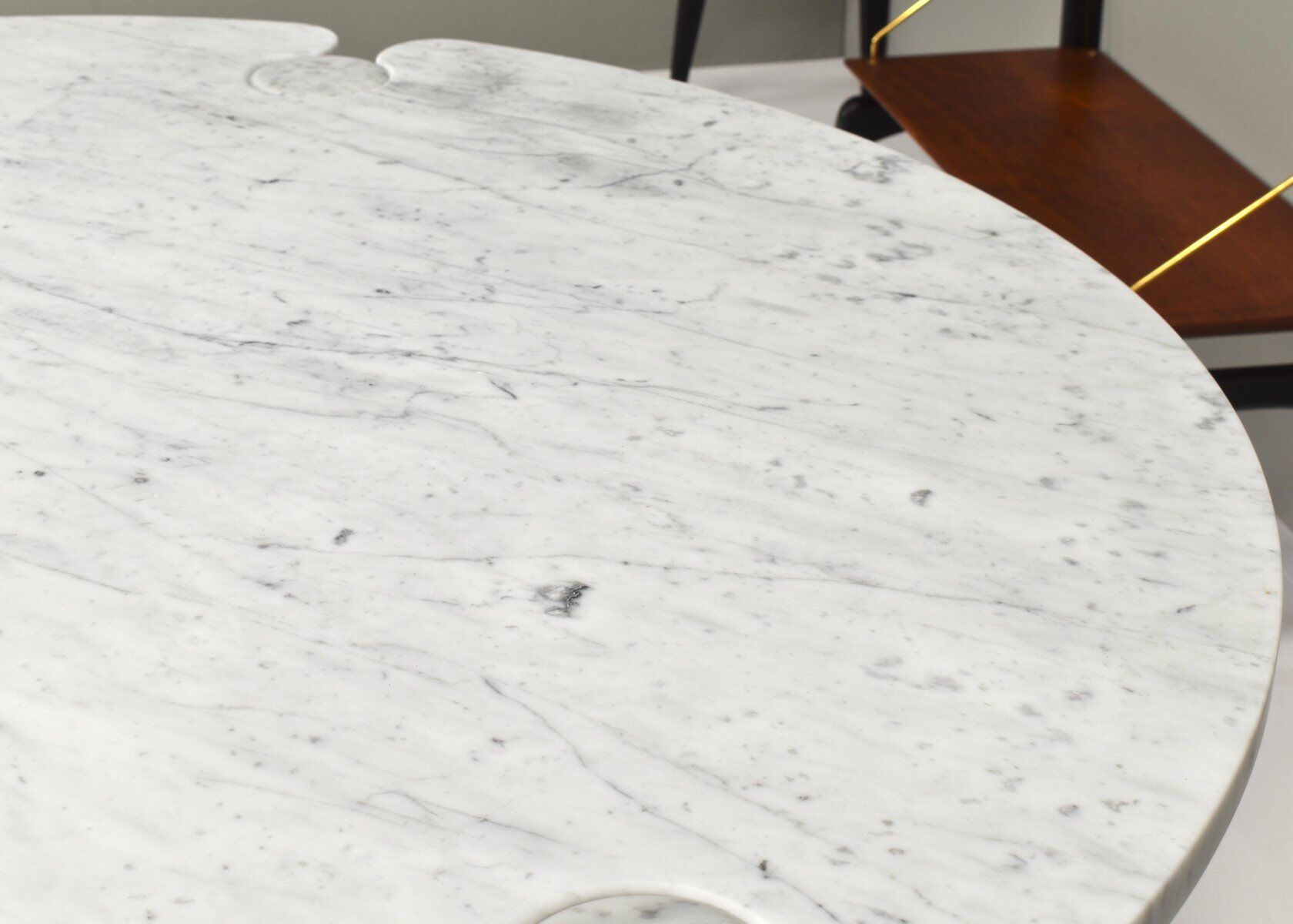 Round dining table Eros in Carrara marble by Angelo Mangiarotti for Skipper Italy 1970s