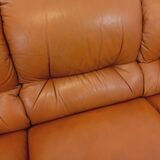 Vintage cognac camel leather canapé from the 1970s.