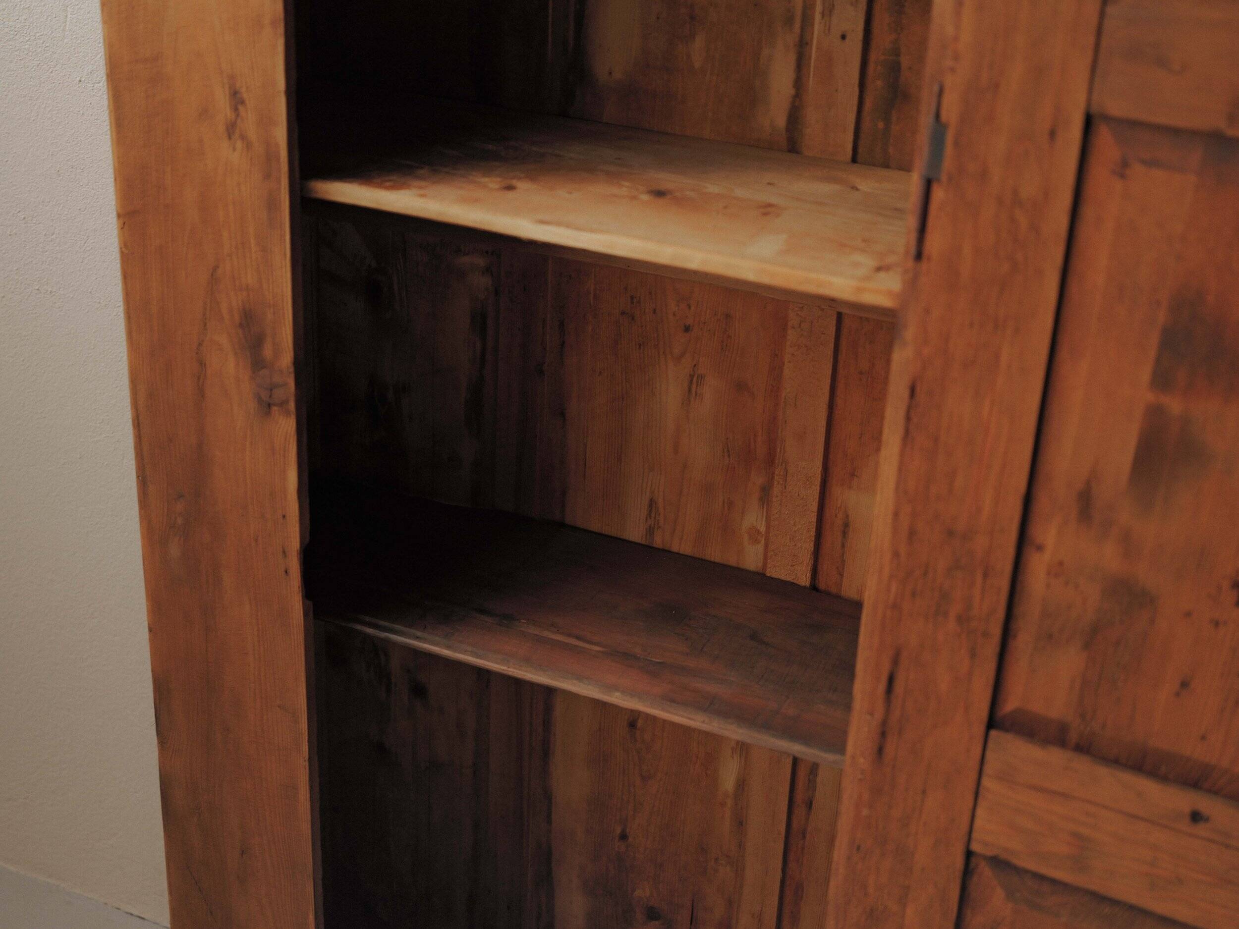 Mountain bonnetière in solid pine, Savoie, 19th century