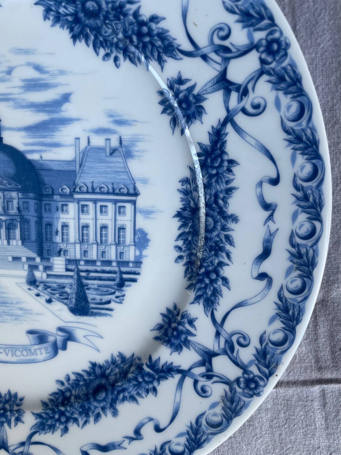 Assiette décorative château de vaux le Vicomte