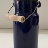 Pot à lait émaillé bleu
