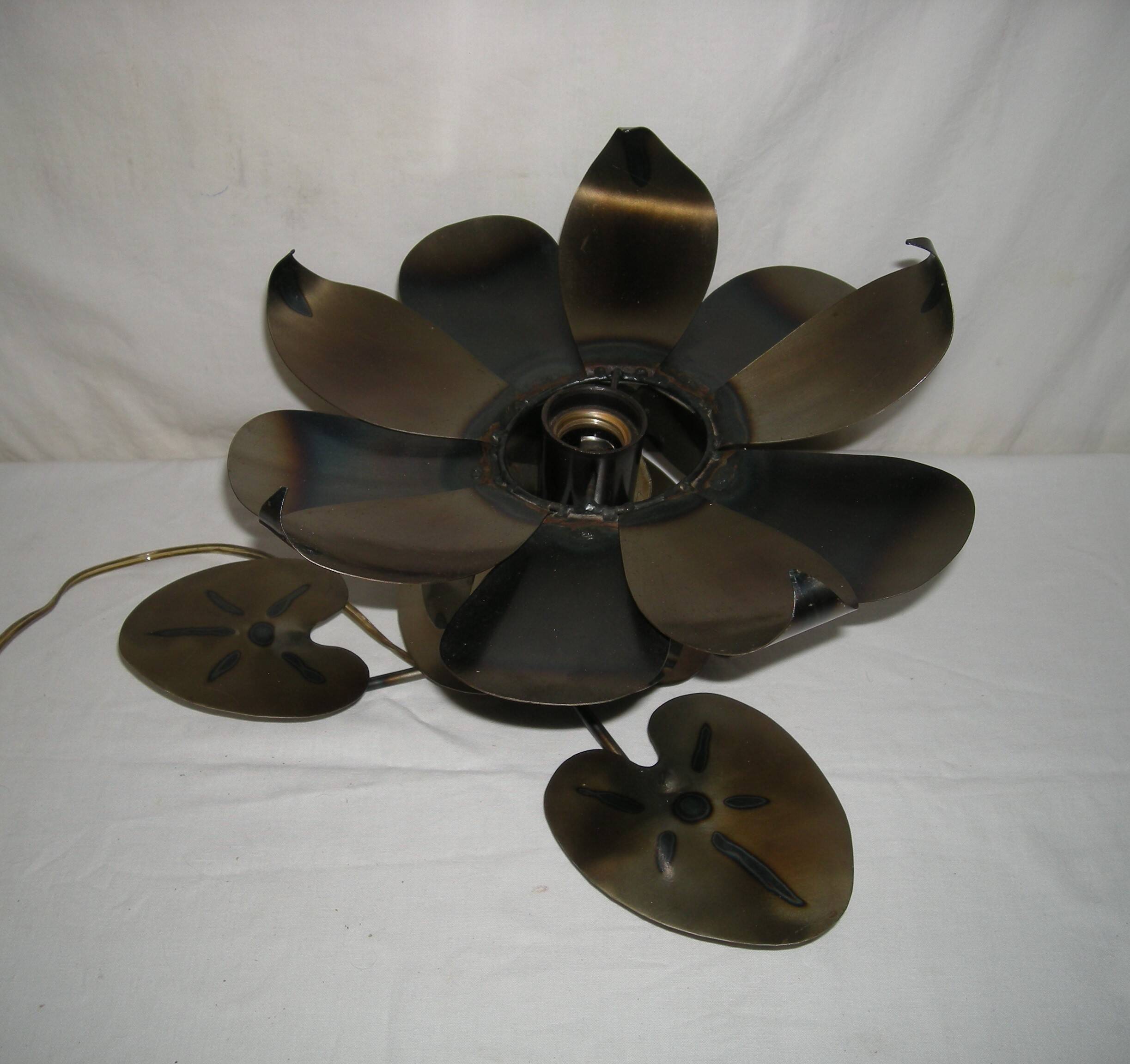 Lampe à poser nénuphar - style jansen des années 70