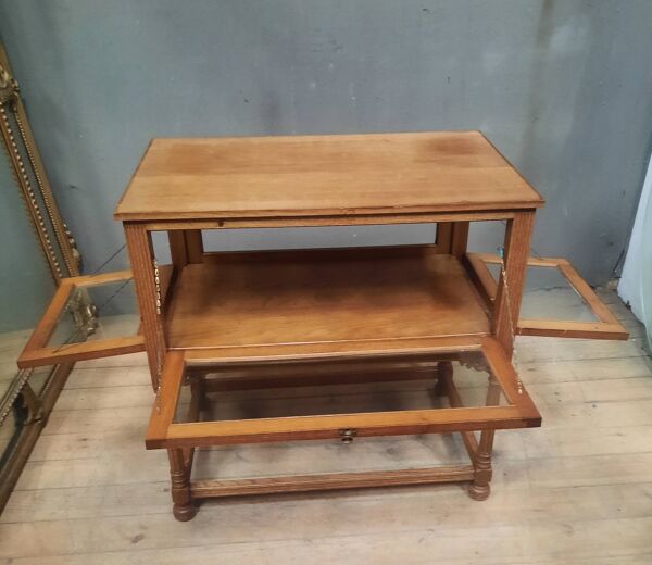 Table vitrine de style Louis XVI