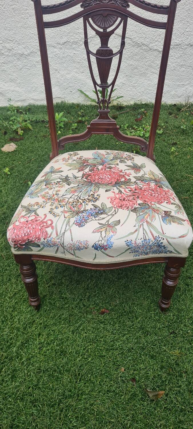 English low chair Vitoria period