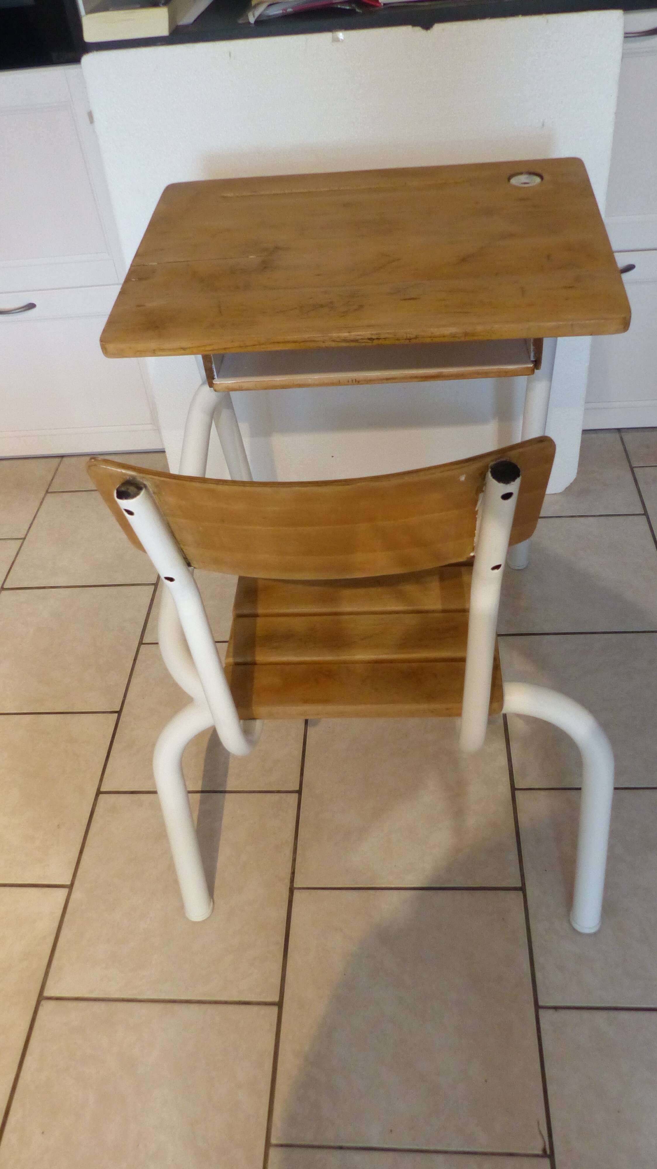 Desk with his chair