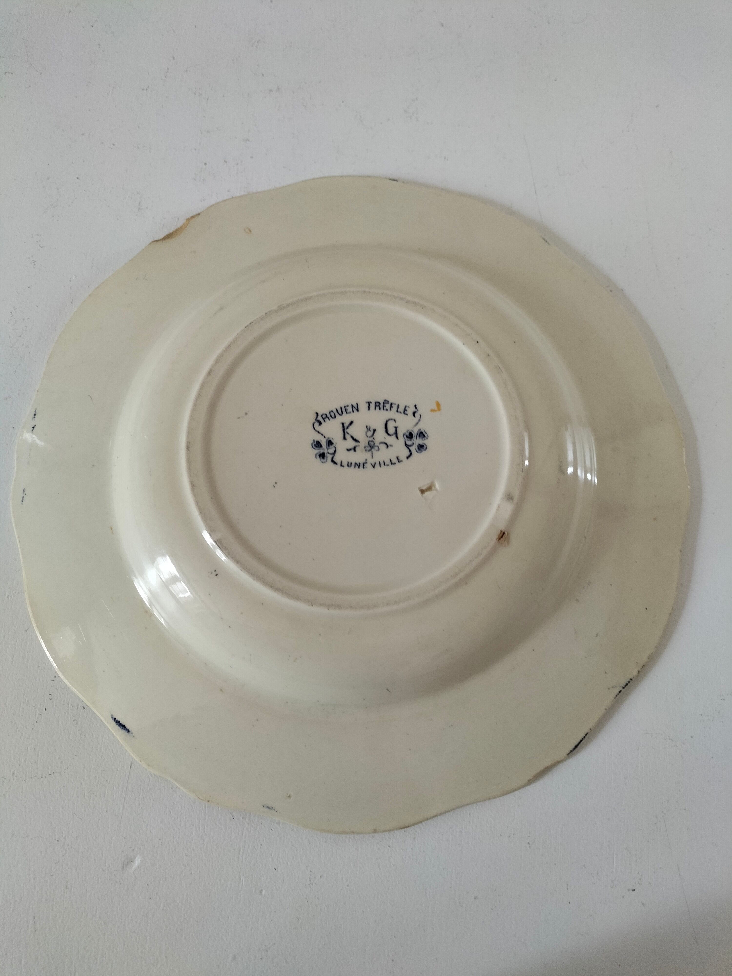 K&G Lunéville "Rouen Clover" plate circa 1880-1900