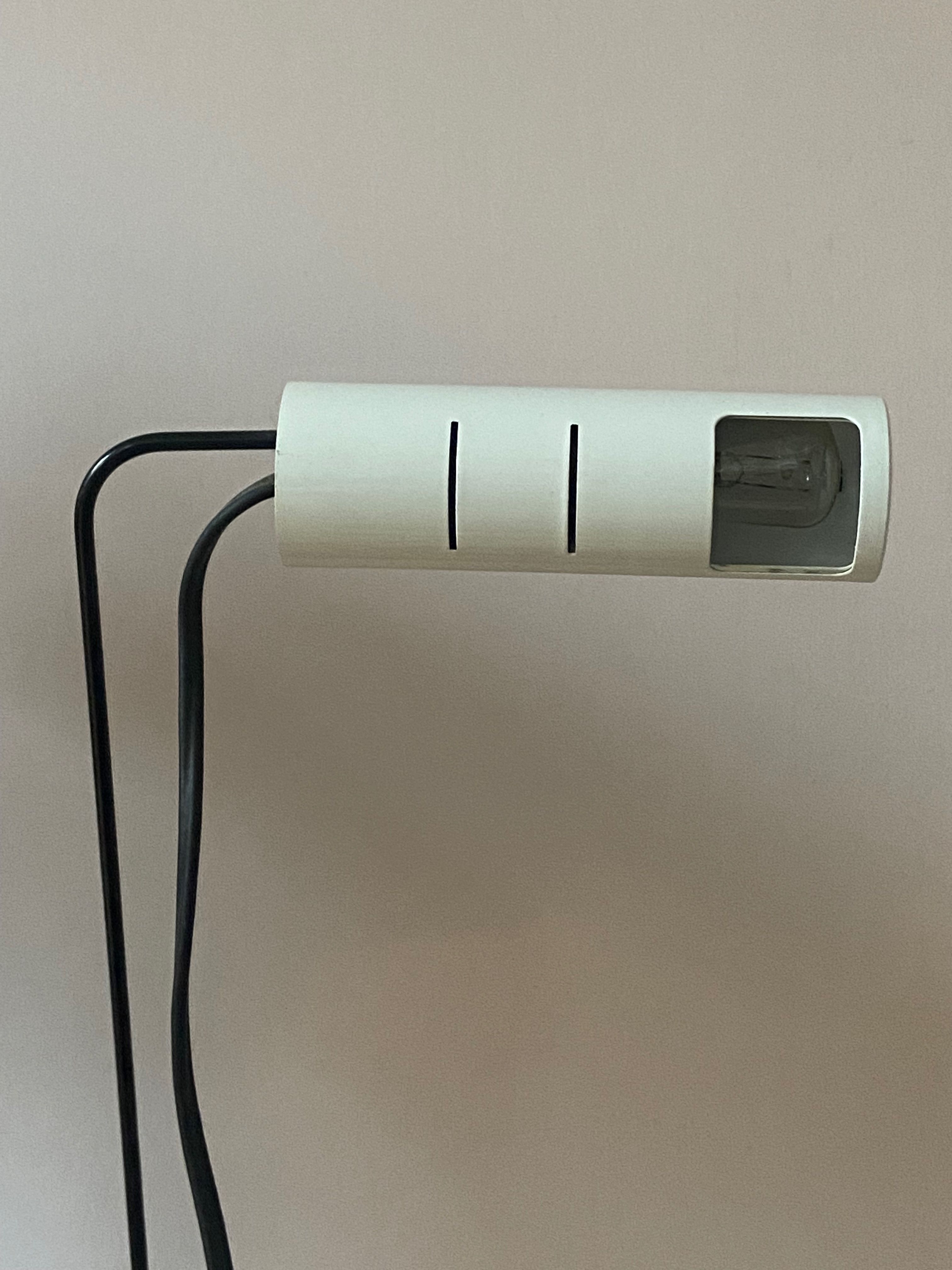 Vico Magistreti table lamp Slalom Design 1980 by Oluce Made in Italy