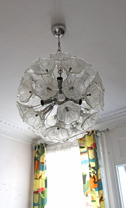 Sputnik flower suspension