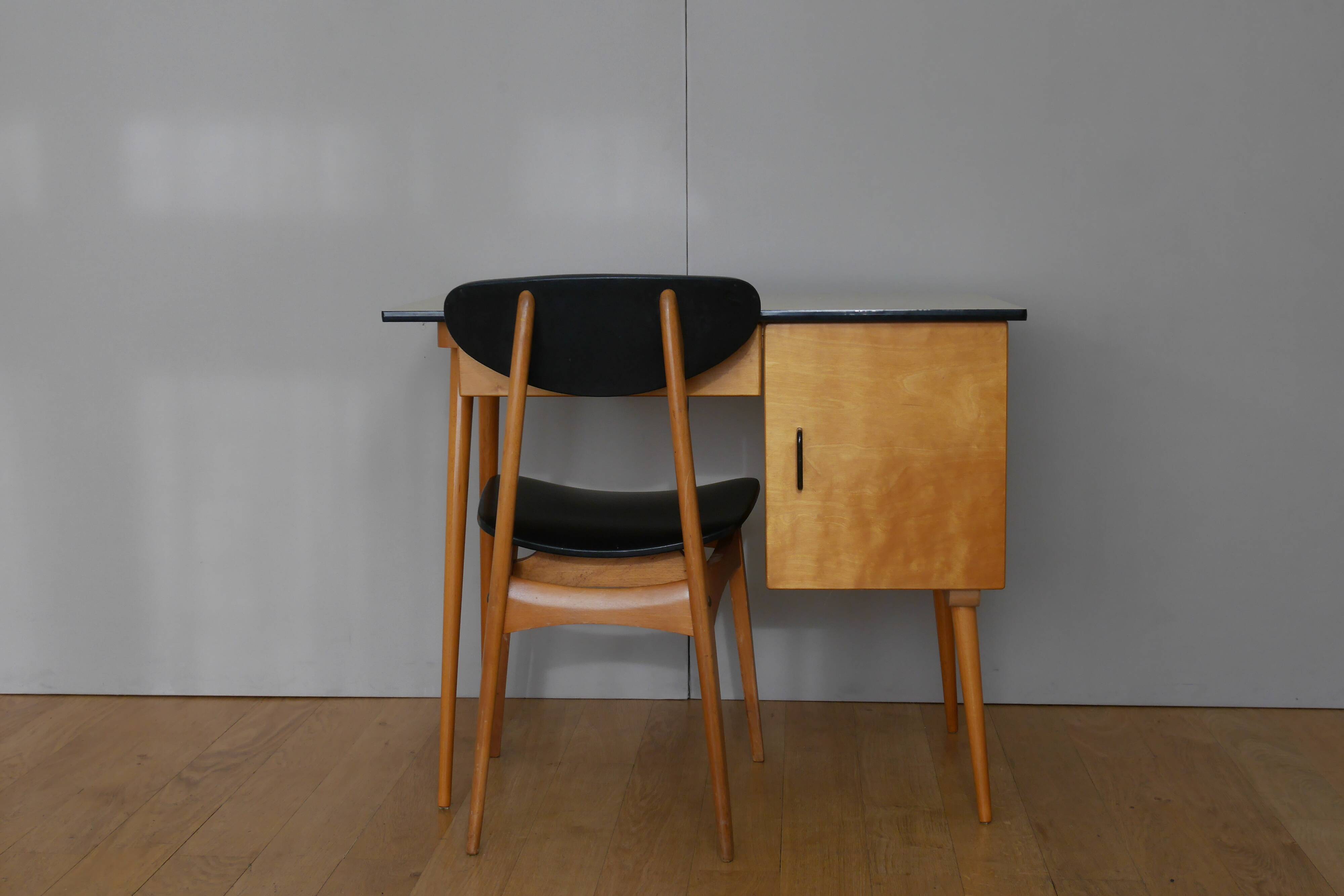 Bureau en bois des années 50 60 pied compas Baumann