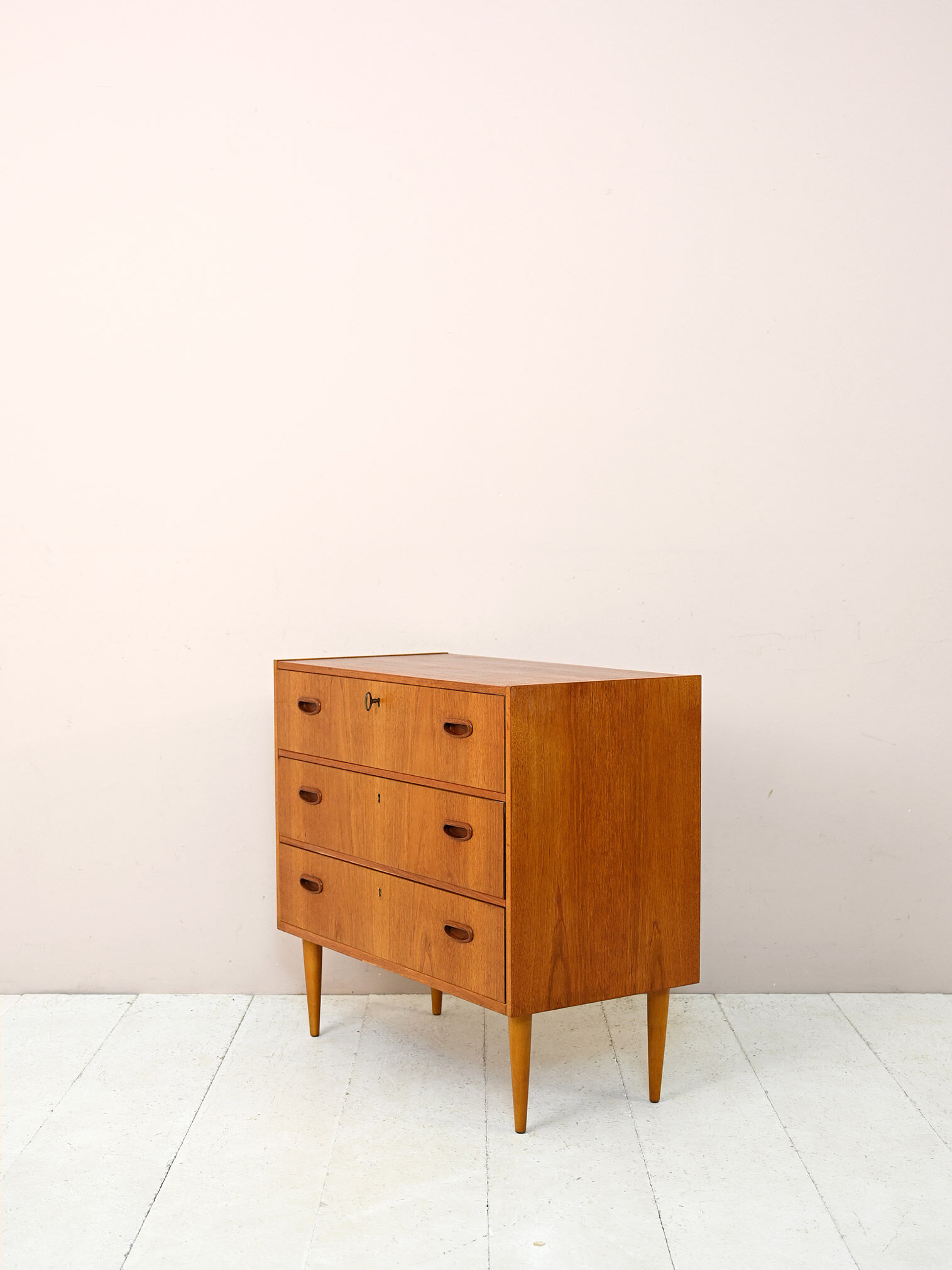 Scandinavian chest of drawers